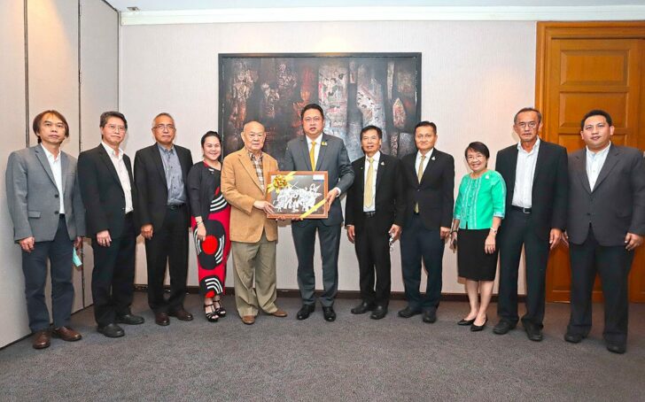 สุชาติ ชมกลิ่น