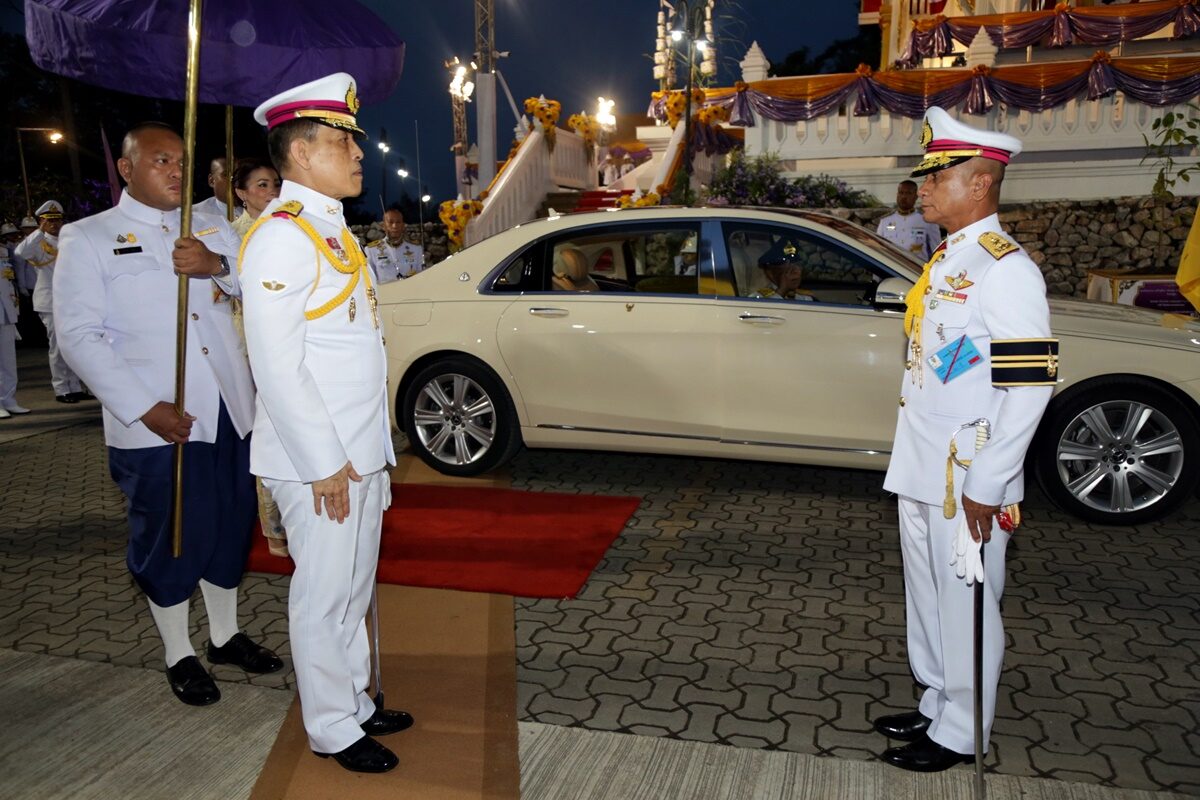 พระบาทสมเด็จพระเจ้าอยู่หัว และสมเด็จพระนางเจ้า ฯ พระบรมราชินี เสด็จ ฯ ทรงเปิดศาลหลักเมืองประจำจังหวัดพัทลุง 