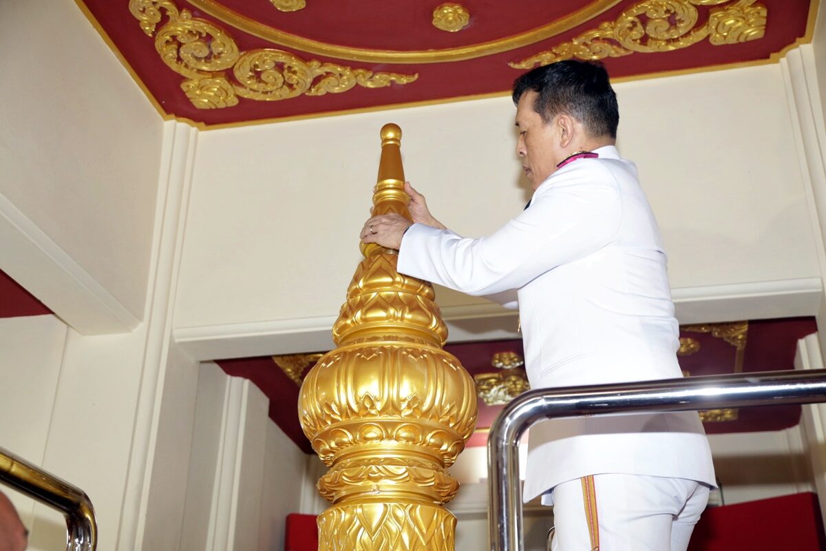 พระบาทสมเด็จพระเจ้าอยู่หัว และสมเด็จพระนางเจ้า ฯ พระบรมราชินี เสด็จ ฯ ทรงเปิดศาลหลักเมืองประจำจังหวัดพัทลุง