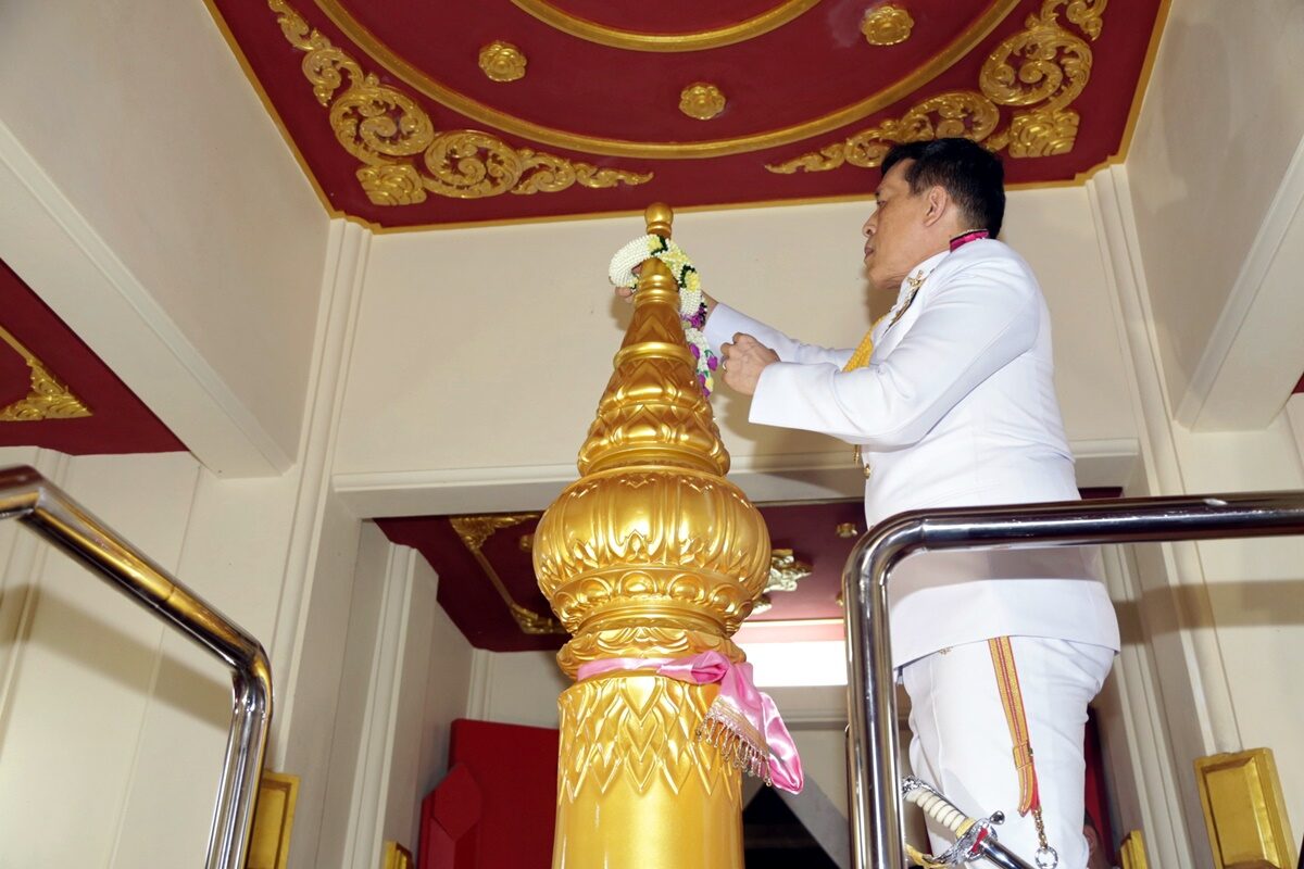 พระบาทสมเด็จพระเจ้าอยู่หัว และสมเด็จพระนางเจ้า ฯ พระบรมราชินี เสด็จ ฯ ทรงเปิดศาลหลักเมืองประจำจังหวัดพัทลุง