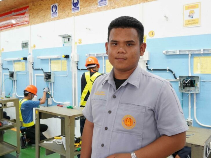 นักเรียนทุนชาร์ป1