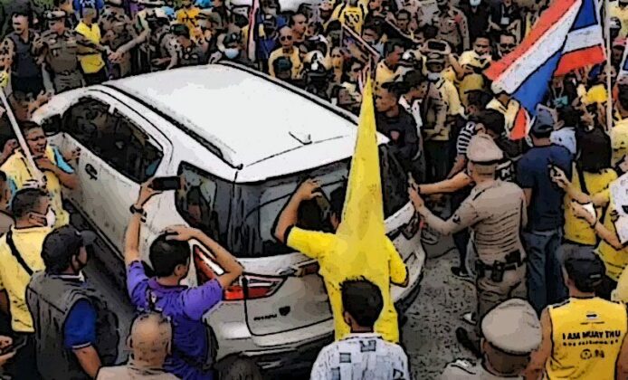 บทนำ : เห็นต่างอย่างสันติ ม็อบชนม็อบกลับมาสู่สังคมไทยอีกครั้ง การชุมนุม