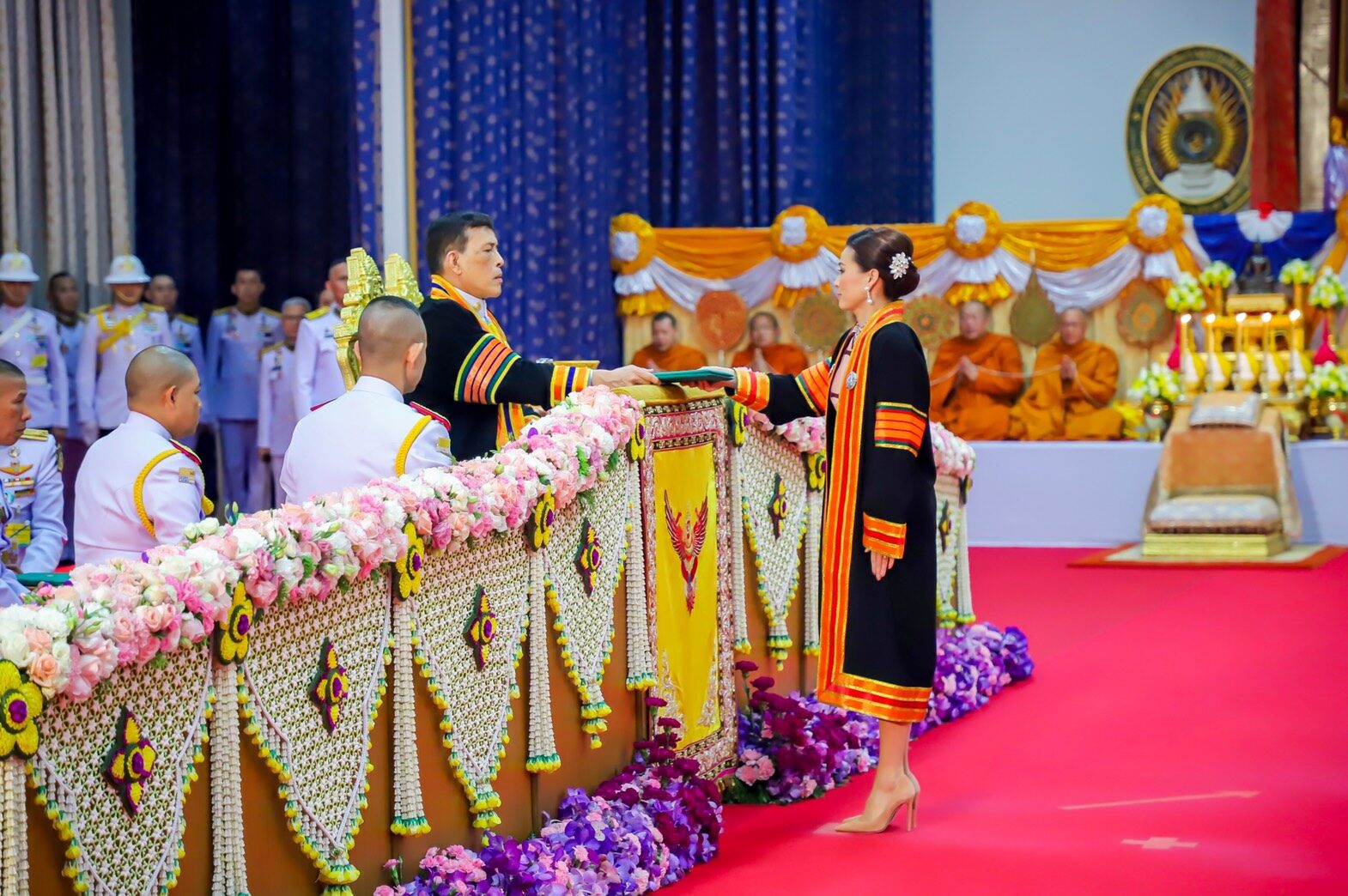 พระราชทานปริญญาบัตร แก่ผู้สําเร็จการศึกษาจาก มหาวิทยาลัยราชภัฏลําปาง ประจําปีการศึกษา 2559-2560