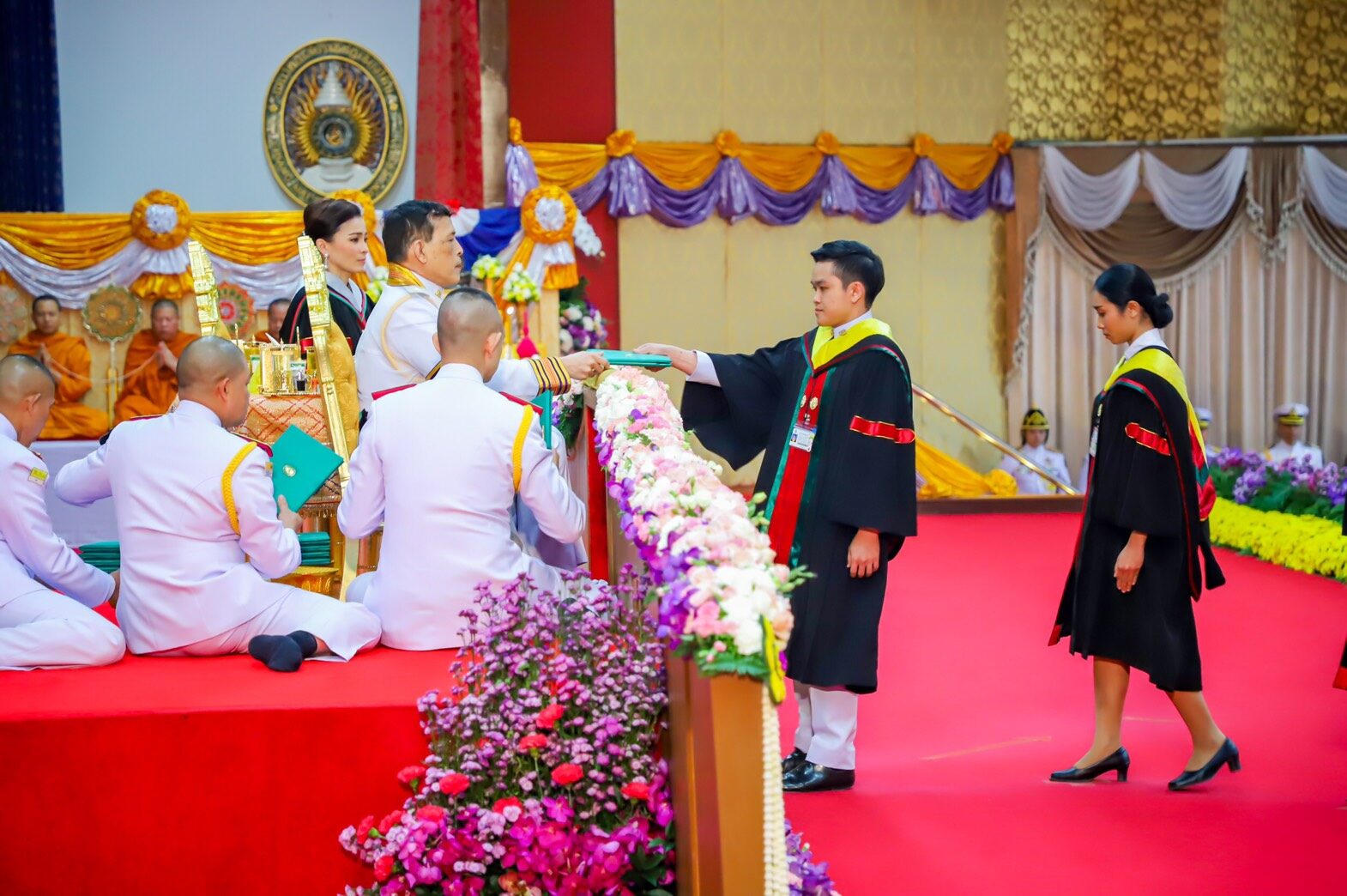 พระราชทานปริญญาบัตร แก่ผู้สําเร็จการศึกษาจาก มหาวิทยาลัยราชภัฏลําปาง ประจําปีการศึกษา 2559-2560
