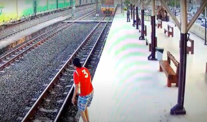 กระโดดให้รถไฟทับ