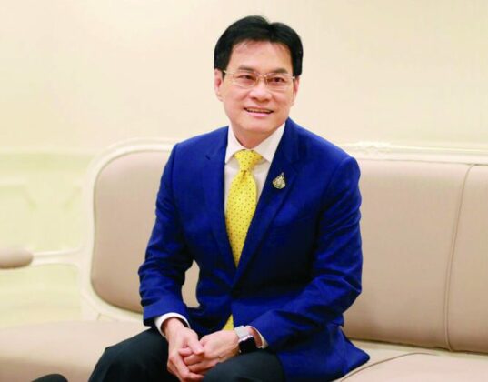 คอฟฟี่เบรก:เรียกหา ด้วยภารกิจที่หลากหลายทั้งการเป็นหัวหน้าพรรคประชาธิปัตย์