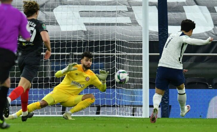 FBL-ENG-LCUP-TOTTENHAM-BRENTFORD