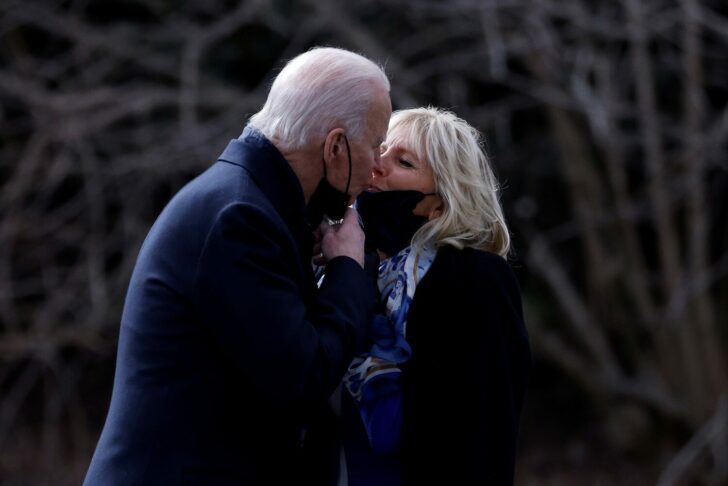 President Biden travels to Walter Reed Medical Center from the White House in Washington