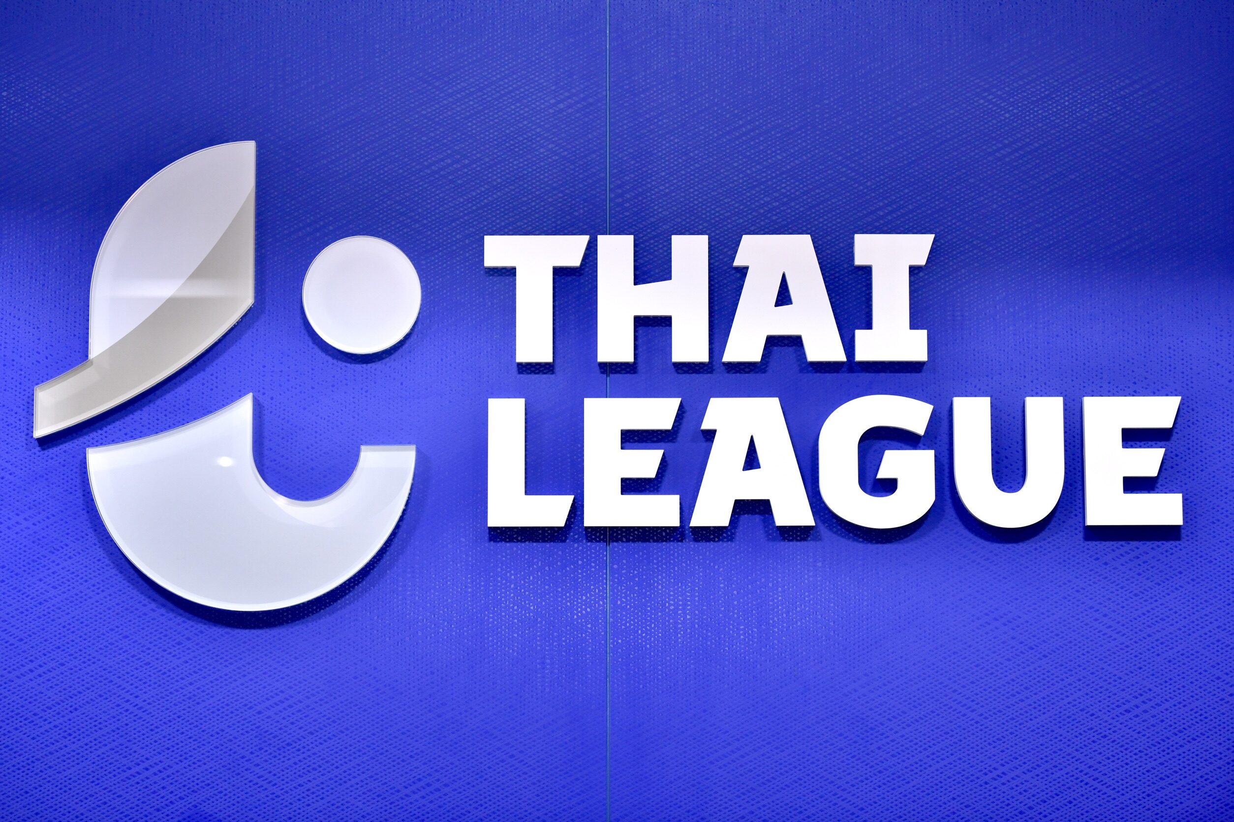 ไทยลีก เล็งหาสนามกลางฟาดแข้ง หลังเลื่อนคิวหนีโควิด เตรียมหารือ ศบค.