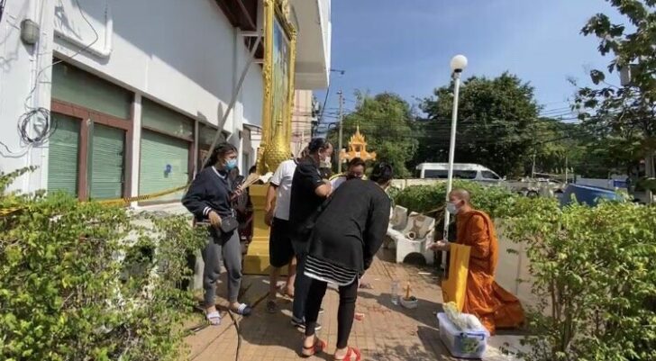 แม่อัญเชิญวิญญาณ