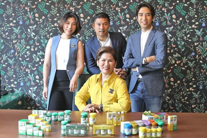 ผบรหารรน1และ2_วงพรม เฉลียงไอเดีย : ทายาท‘สมุนไพรวังพรม’รุ่น 2 รับไม้ต่อกับภารกิจยกระดับยาหม่อง