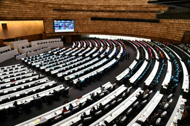 บทนำ : ข่าวจากสภาฯ รัฐสภา ซึ่งรวมถึงสภาผู้แทนฯ ที่มาจากการเลือกตั้ง
