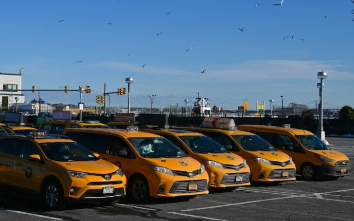 US-HEALTH-VIRUS-TRANSPORT-TAXIS