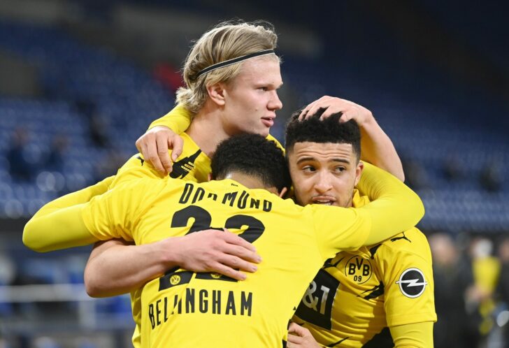 Bundesliga - Schalke 04 v Borussia Dortmund