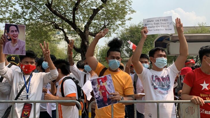 ประท้วงรัฐประหารพม่า
