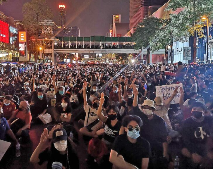 24 มิถุนา 63 ถึง 24 มีนา 64 จากประกาศย่ำรุ่งถึงปราศรัยที่ไม่ใช่ครั้งสุดท้าย ‘ตราบใดไม่ยอมแพ้ เผด็จการก็ไม่มีวันชนะ’