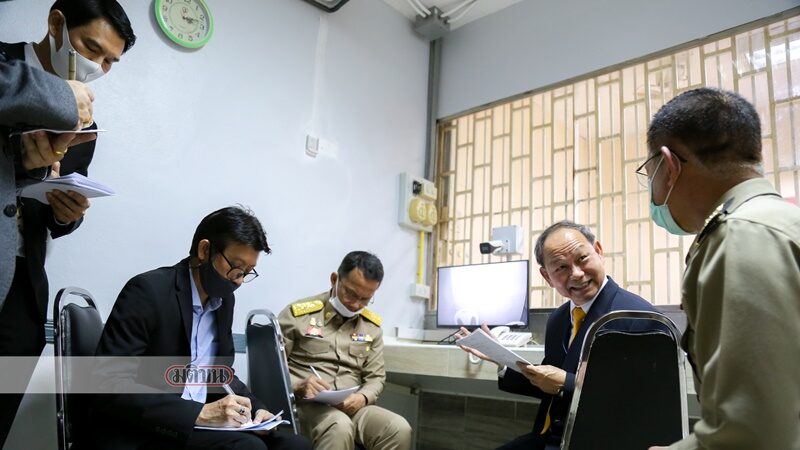 สมศักดิ์ พา กสม.เข้าคุก พูดคุย โตโต้-หมอลำแบงค์-สมยศ ยันไม่มีการทำร้าย กังวลประกันตัว