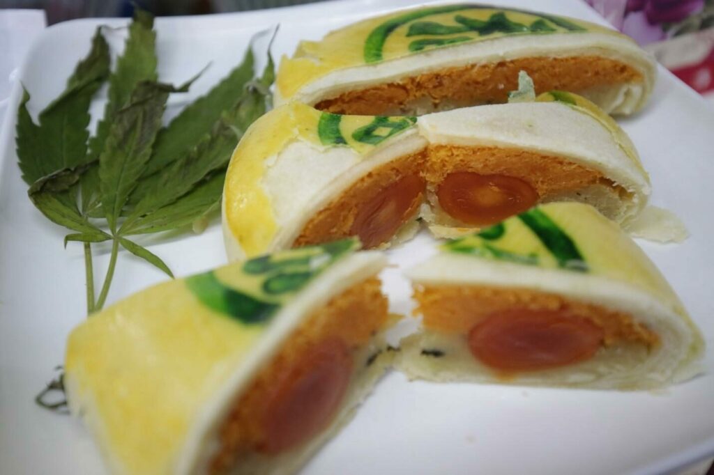 ขนมเปี๊ยะกัญชา