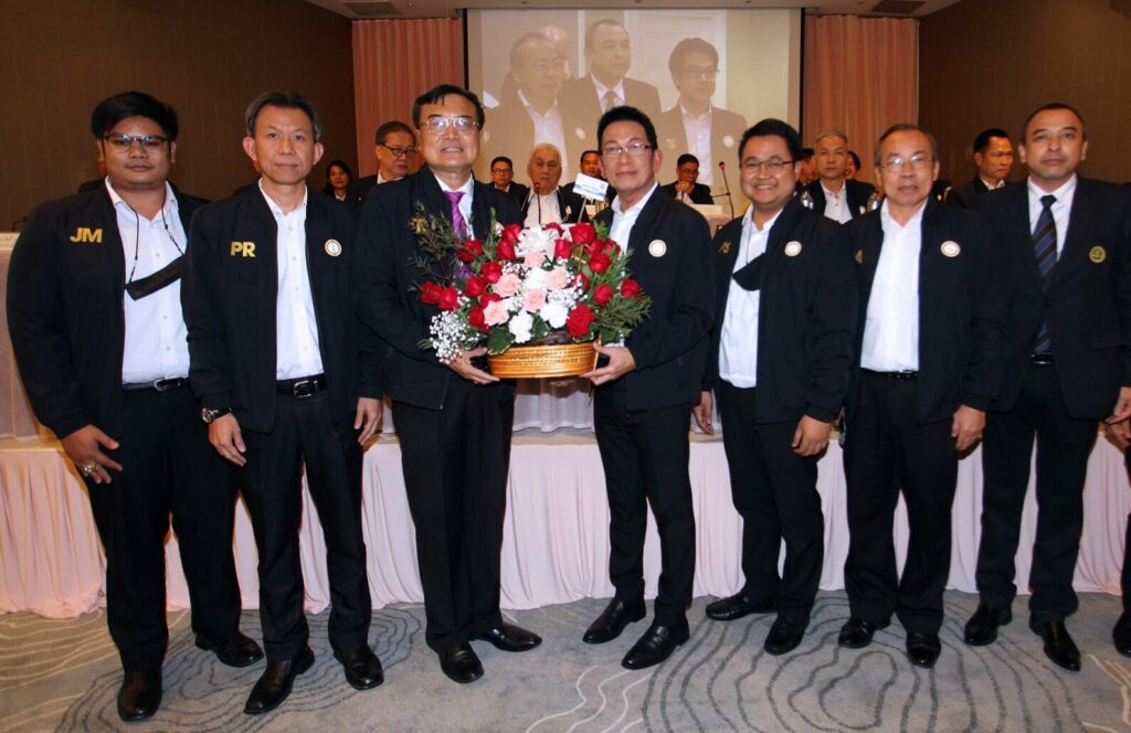 “บิ๊กโบ้”นรินท์พงศ์ ผงาดได้รับเลือกเป็นนายกสมาคมทนายความสมัยที่5