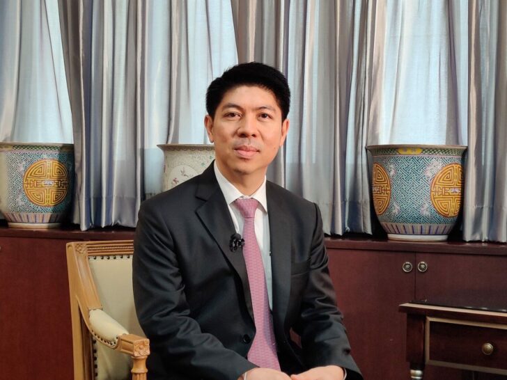 นายสุริยัณห์ หงษ์วิไล