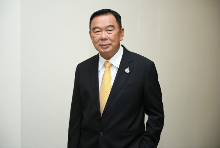 นายพนม ควรสถาพร