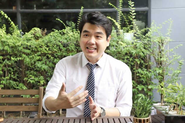 ปิยบุตร แสงกนกกุล’วิพากษ์ 3 ดุลอำนาจ แก้รัฐธรรมนูญ หมายเหตุ - นายปิยบุตร