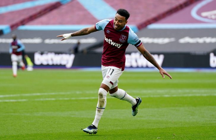 2021-04-11T135411Z_1857607789_UP1EH4B12M98H_RTRMADP_3_SOCCER-ENGLAND-WHU-LEI-REPORT