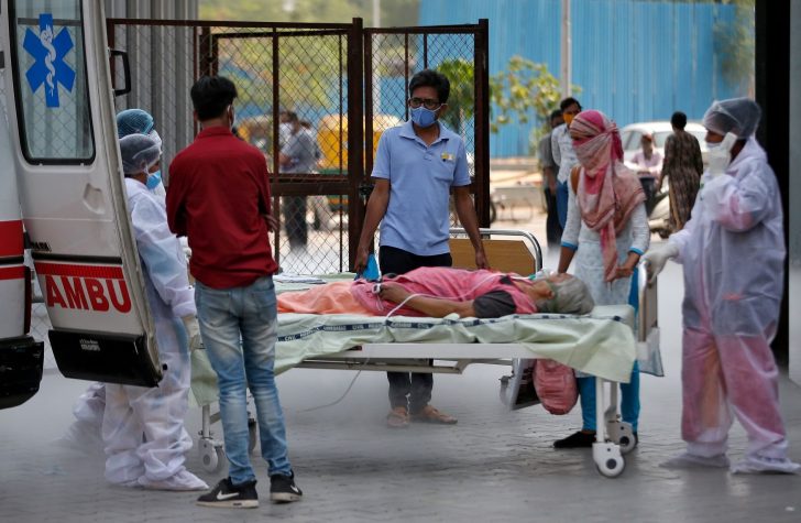 2021-04-15T074054Z_328566835_RC27WM9GHP3Y_RTRMADP_3_HEALTH-CORONAVIRUS-INDIA