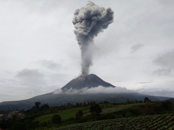 INDONESIA-VOLCANO-SINABUNG