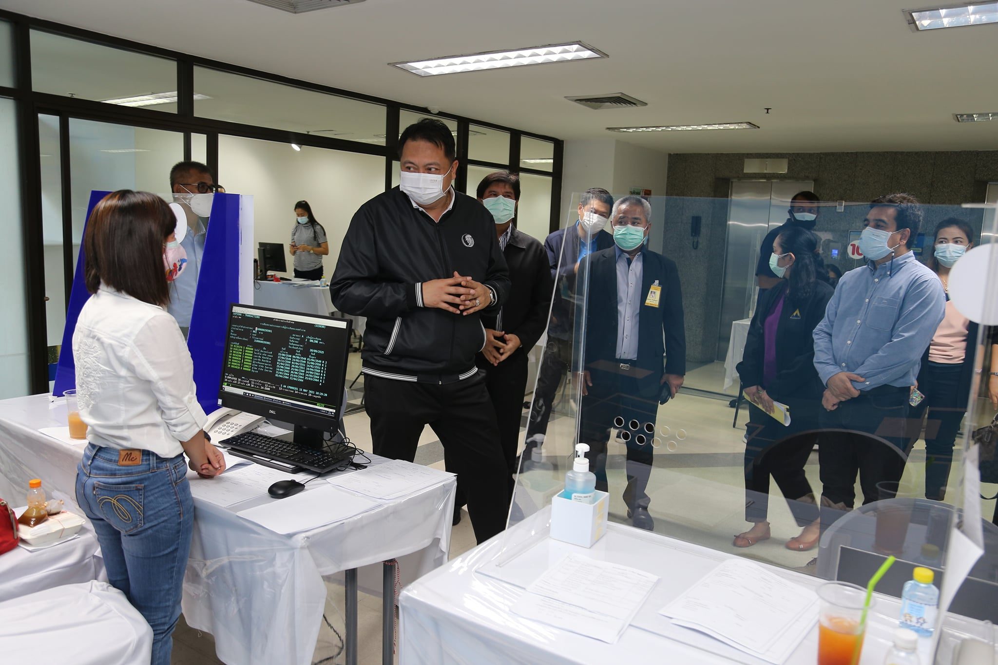 รมว.แรงงานเผยตรวจเชิงรุกโควิดนับแสนคน ประกันสังคมดูแล-ส่งเข้ารักษาครบถ้วน