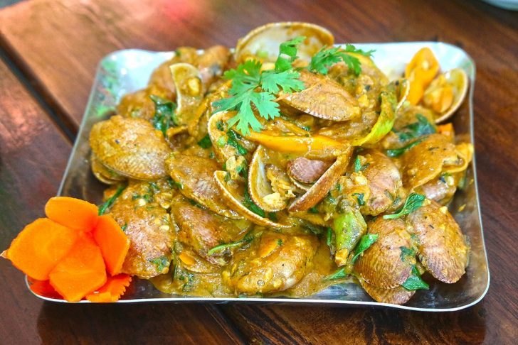 06IndianFoodWala หอยลายผัดซอสกะหรี่(Clam curry)