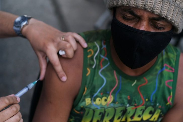 Coronavirus disease (COVID-19) vaccination campaign for homeless people in Rio de Janeiro's downtown