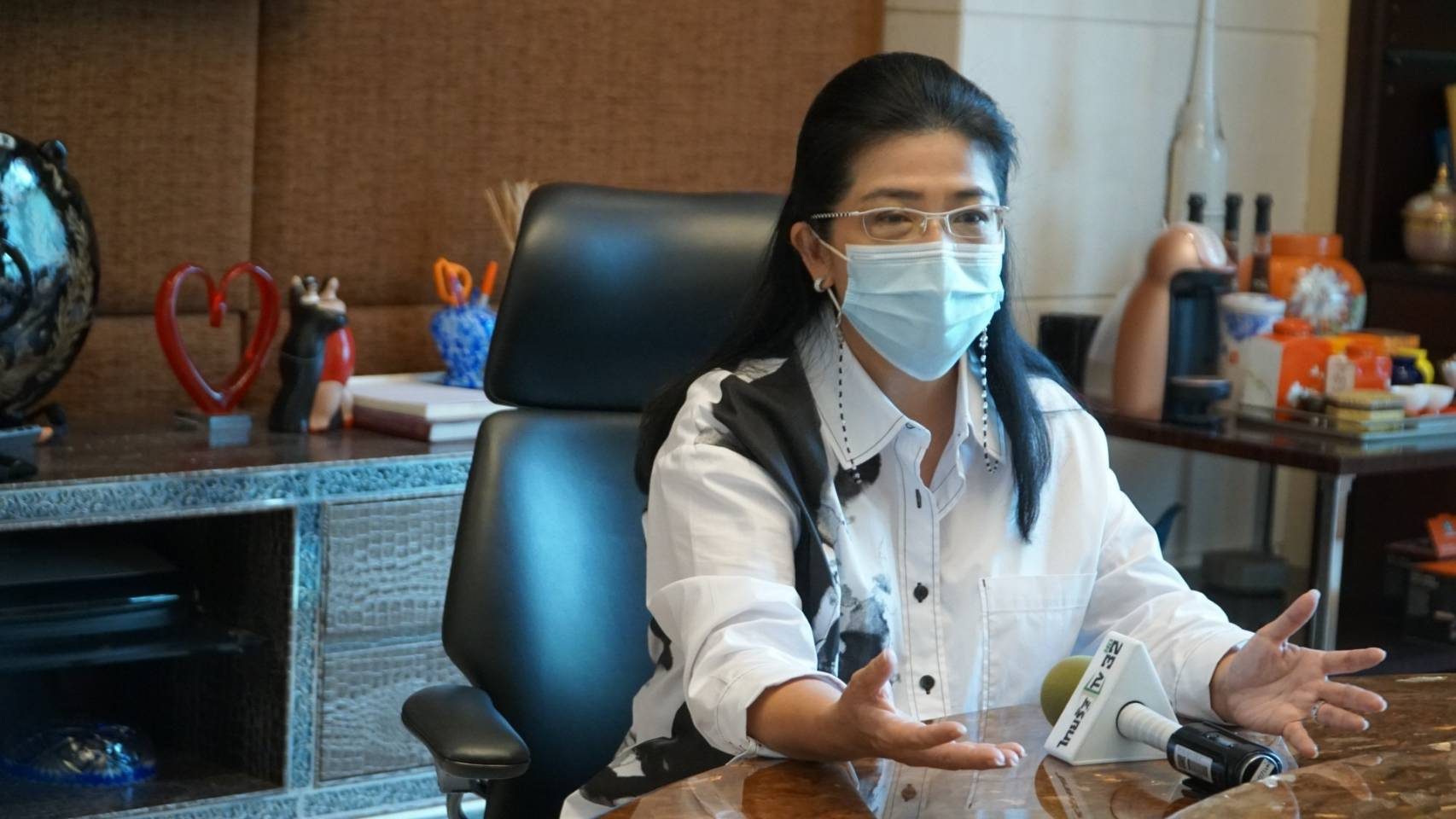 คุณหญิงหน่อย จี้รัฐเร่งตรวจ-ฉีดวัคซีนให้คนในชุมชนคลองเตย ทุกนาทีมีค่าสำหรับประชาชน
