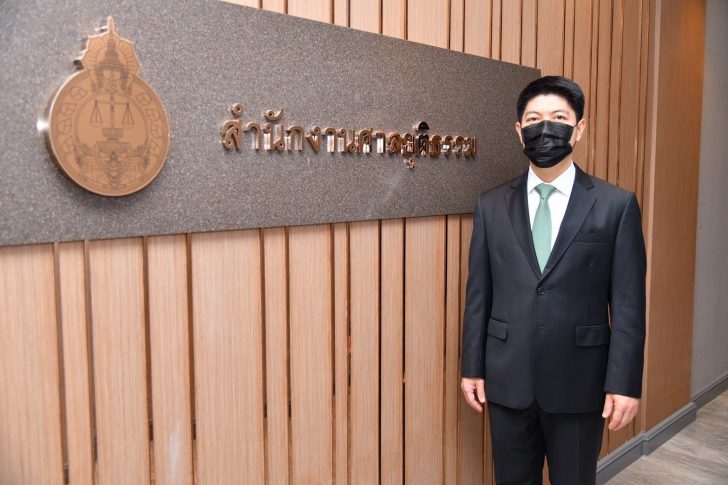 นายสุริยัณห์ หงษ์วิไล โฆษกศาลยุติธรรม