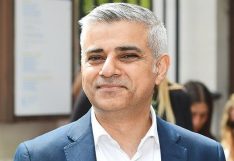 นายกเทศมนตรีแห่งมหานครลอนดอนเป็นมุสลิมลูกผู้อพยพ