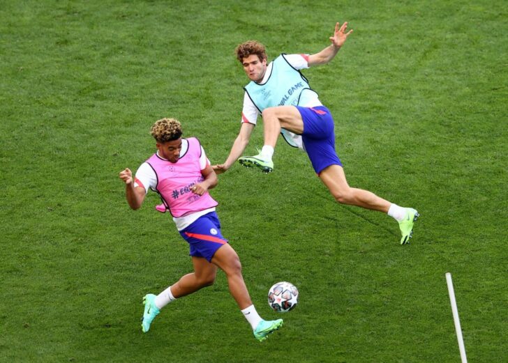 2021-05-28T174956Z_1505374852_UP1EH5S1DJ63R_RTRMADP_3_SOCCER-CHAMPIONS-MCI-CHE-PREVIEW