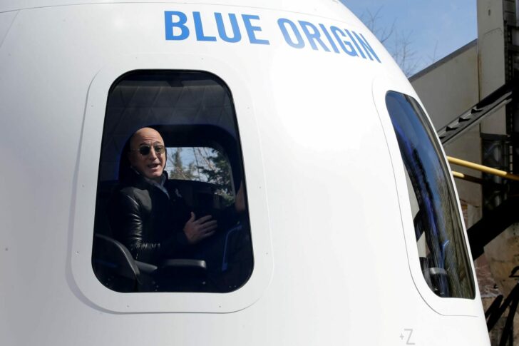 2021-06-07T111306Z_179529725_RC2NVN9UGPFB_RTRMADP_3_SPACE-EXPLORATION-BLUEORIGIN-BEZOS