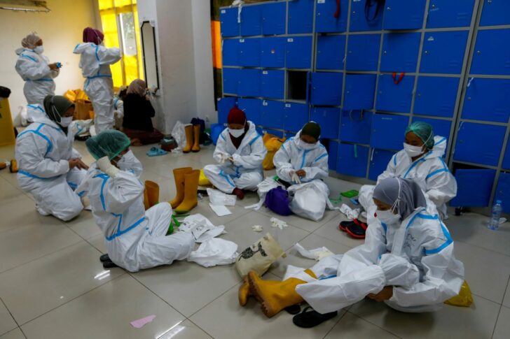 2021-06-17T112419Z_1617108905_RC2B2O9897F2_RTRMADP_3_HEALTH-CORONAVIRUS-INDONESIA