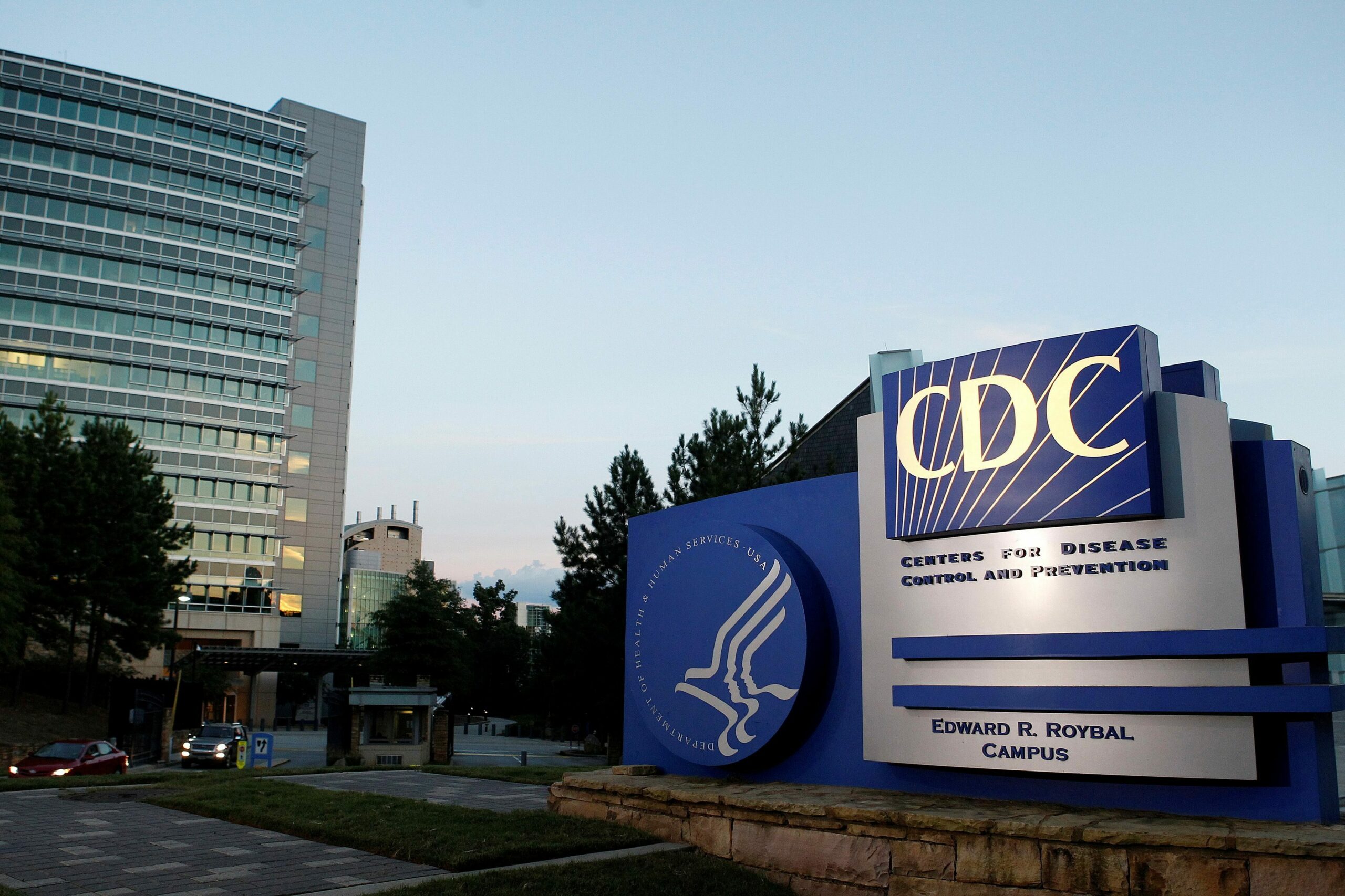 CDC ลดระดับการเตือนภัยเดินทางกว่า 110 ประเทศ/เขตแดน ไทยคงระดับ 3