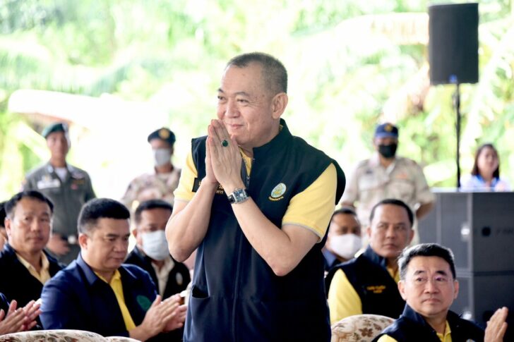 นายเฉลิมชัย ศรีอ่อน