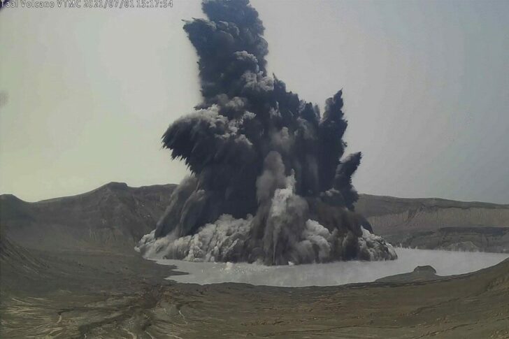 PHILIPPINES-VOLCANO