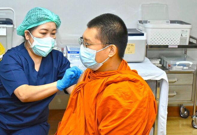 เมื่อโควิดบุกวัด ในพุทธศาสนกาล 2564