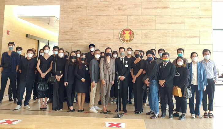 02-เด่น การเมืองเรื่อง (ไม่) ‘บันเทิง’ และม็อบรายวัน (ที่กลับมา)
