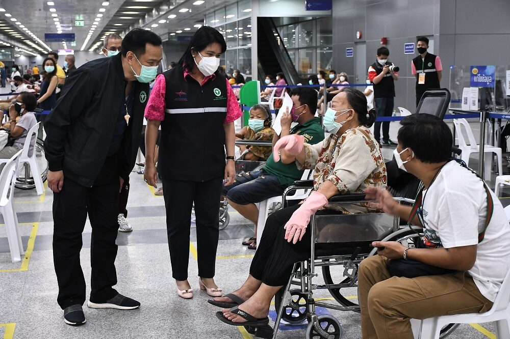 อนุทิน เผยสถานีกลางบางซื่อ ฉีดวัคซีนโควิดกลุ่มเป้าหมายได้ ...