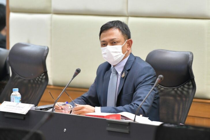 นาวาอากาศเอก อธิคุณ คงมี