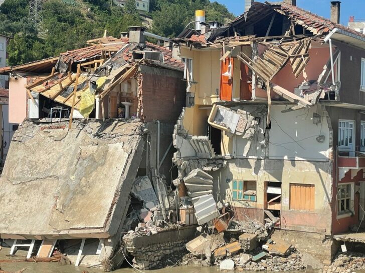Heavy floods hit Turkey's Black Sea region
