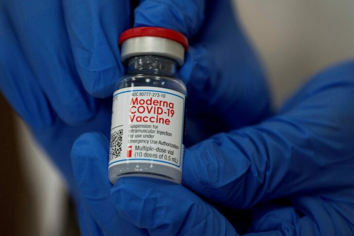 2021-08-17T124046Z_485869597_RC207P91BRP1_RTRMADP_3_HEALTH-CORONAVIRUS-MODERNA-VACCINE