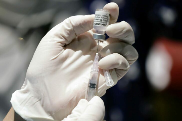 2021-08-31T063156Z_784640315_RC24GP9XXUR4_RTRMADP_3_HEALTH-CORONAVIRUS-INDONESIA-VACCINE