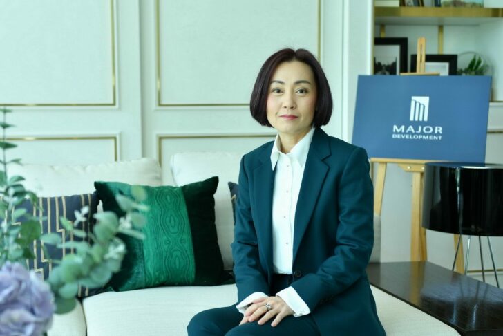 01.นางสาวเพชรลดา พูลวรลักษณ์ ประธานเจ้าหน้าที่บริหาร