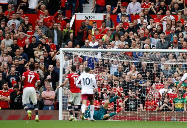 Premier League - Manchester United v Aston Villa